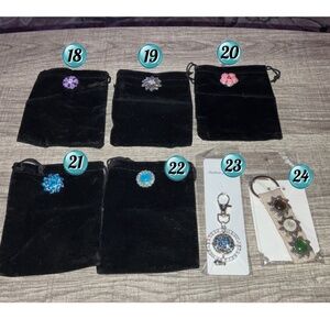 🎀 $6 - Snap Jewelry Keychains & Accessories Bags for Interchangeable Charms